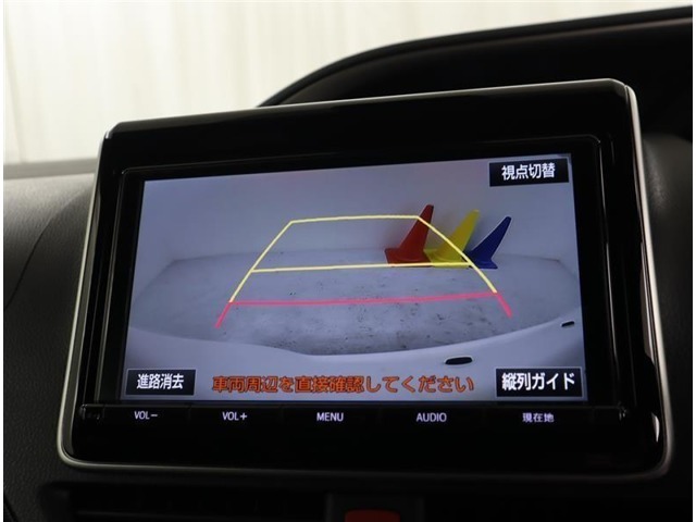 バックガイドモニターで、後方を確認しながら安心して駐車することができます。運転初心者も熟練者も必須の機能ですよ！