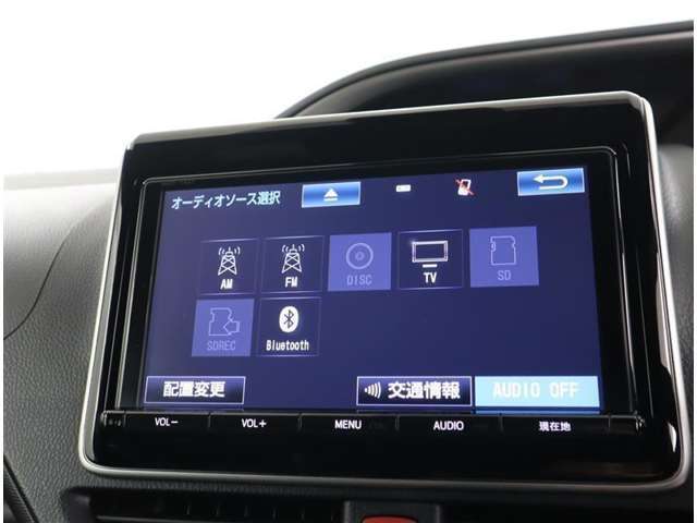 大きな画面の操作のしやすいナビゲーションです。もちろんブルートゥースもついていますよ。