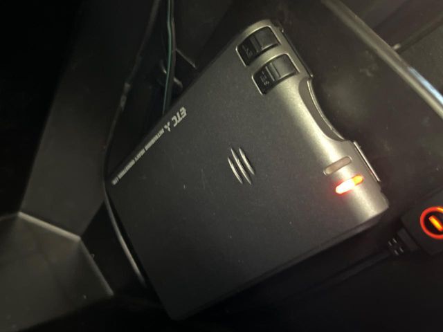 【ETC】高速道路の料金所をストレスなく通過！話題のスポットやサービスエリアに多い「スマートIC」利用時は必須のアイテムです。当店でセットアップを実施、ご納車当日からすぐにご利用いただけます！