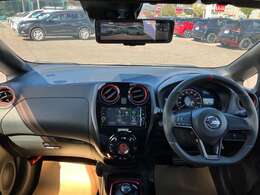 運転席まわりです。細かいオプションなど、気になるところがあればお気軽にメールやお電話等でお問合せください。