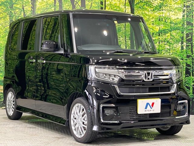 大好評のボディコーティング「弾スプラッシュコート」もご納車までに施工可能。通常のガラスコートと異なる、耐久年数6年の無機質ガラスコーティングが、ボディをキレイな状態に保ってくれます。