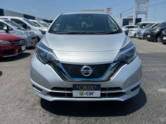 1年の保証付きでご納車させていただきます。車に自信があるからこそできることですね。ご期待ください。