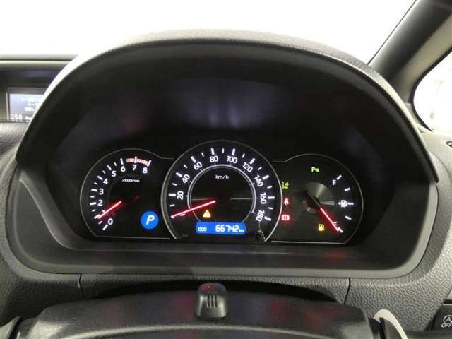 【メーター】メーター周りの画像です。※撮影時の実走距離となります。車両の移動等により走行距離が進んでいる場合があります。