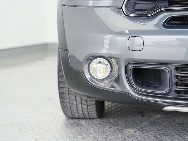 「キズやエンジンの状態は?」「イヤな臭いはしない?」「修理歴や水没車じゃないか気になる！」どんな小さな不安でもお答えします。お気軽にお問い合わせください！