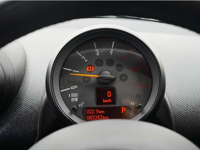 「キズやエンジンの状態は?」「イヤな臭いはしない?」「修理歴や水没車じゃないか気になる！」どんな小さな不安でもお答えします。お気軽にお問い合わせください！