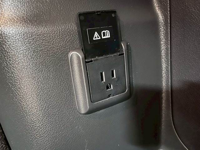 【AC100V】コンセント付きですので家庭用電化製品が車内でご利用いただけます。