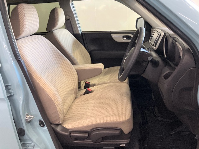 【禁煙表記について】タバコの臭いは感じられませんが、その他車内のニオイに関しては個人の主観となる為、実車確認の際に確認して頂いております。ご了承お願い致します。