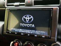 【純正ナビ】人気の純正ナビを装備。オーディオ機能も充実しており、Bluetooth接続すればお持ちのスマホやMP3プレイヤーの音楽を再生可能！毎日の運転がさらに楽しくなります！！