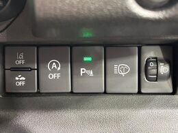 【コーナーセンサー】バンパーに付いたセンサーが障害物を検知！一定の距離に近づくとアラートで教えてくれます♪狭い駐車スペースや車庫入れ時も安心ですね☆