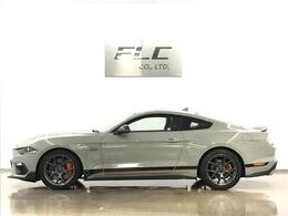 イギリスから輸入をしているため右ハンドルとなっております！