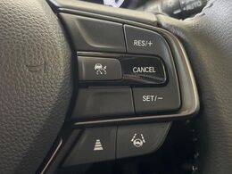 【アダプティブクルーズコントロール】高速道路での長距離走行が楽に！！自動で速度を保つクルーズコントロールが、衝突軽減システムと連携し、前方の車両を感知して車間を保つように速度調節してくれます！！