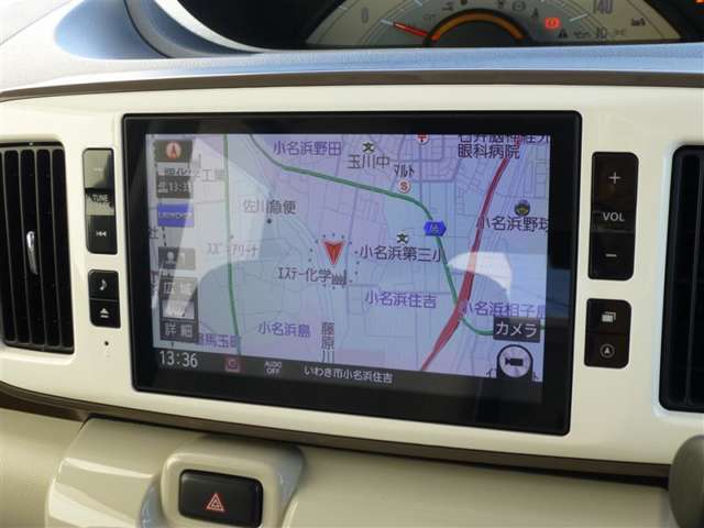 ナビ・フルセグTV付いてます。NSZN-X71D。