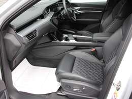 ブラック・バルコナレザー電動シート！シートヒーターも装備！