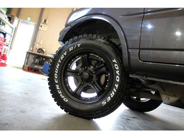 新品TOYOオープンカントリータイヤ