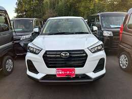 在庫数は約800台！！ 年間販売台数は約4000台！！ 大量販売・大量仕入で1台あたりのコストを削減しています！！