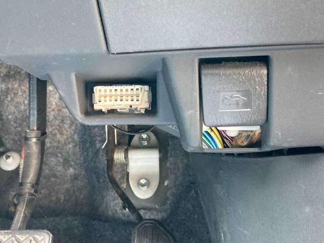 24時間レッカー対応いたします。ご購入後のアフターフォローもお任せください。車のトラブルの際は迷わずお電話ください。