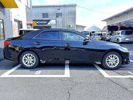 カロッツェリアナビ（Bluetooth、テレビ、CD、SD，USB）、社外前後ドラレコ、純正16インチアルミ、オートエアコン、ステアリングリモコン、電動格納ミラー☆