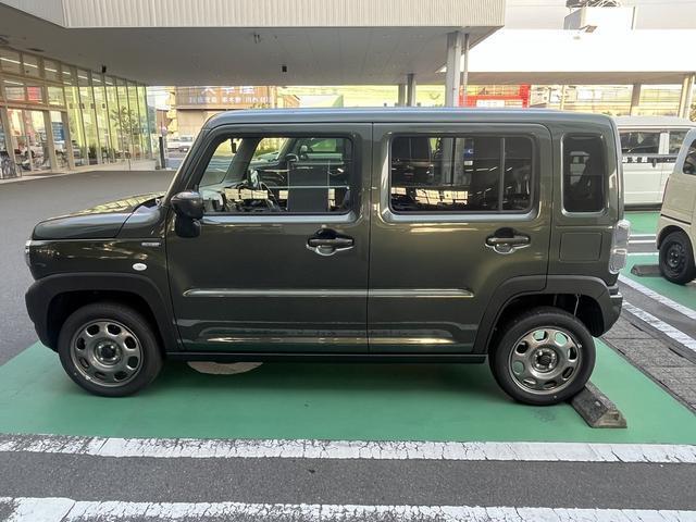 セキュリティーアラーム装備。停車中の車のドアが開くと光と警報をだします。