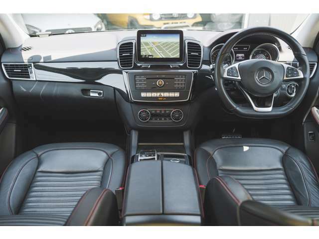 AMGスポーツシート・シートヒーター・マルチファンクションステアリングホイール・フルセグTV・Bluetooth・USB・ハーマンカードンオーディオ・Apple CarPlay・Android Auto