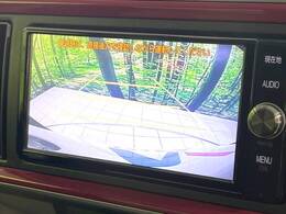 【バックカメラ】駐車時に後方がリアルタイム映像で確認できます。大型商業施設や立体駐車場での駐車時や、夜間のバック時に大活躍！運転スキルに関わらず、今や必須となった装備のひとつです！