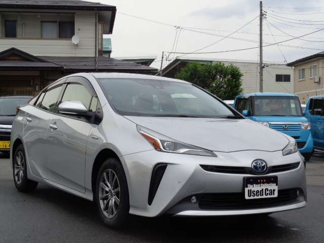 当社では初めて中古車を買われる方でもわかりやすく安心して車をお選び頂けるように支払い総額を表示しております！！オートロ-ンもお客様のご負担を軽減するために金利2.5％でご用意しております。