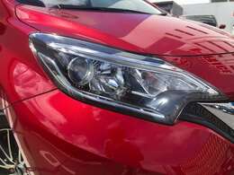 ◆LEDヘッドライト◆ハロゲンランプの約2の光量で明るく遠くを照らし、夜間走行時の視認性を高めます！さらに、長寿命や省電力、スタイリッシュな印象も際立たせます。