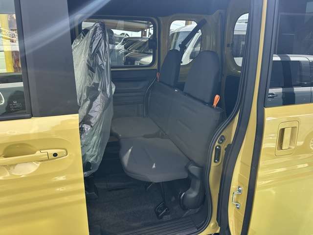 ★5年間新車保障★初度登録から5年間の新車保証が含まれています。長期間、安心してお乗り頂けます！保障費用は支払総額に含まれています！遠方のお客様は保証継承後、お近くのディーラーにて保証が受けられます！