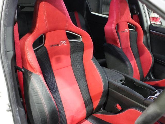 ご来店前にお問合せフォームから「来店予約」をお願い致します。予約ナシの当日のご来店については恐れ入りますがお電話で在庫確認をお願い致します。