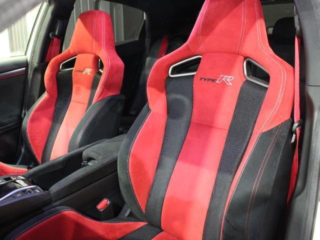 ご来店前にお問合せフォームから「来店予約」をお願い致します。予約ナシの当日のご来店については恐れ入りますがお電話で在庫確認をお願い致します。