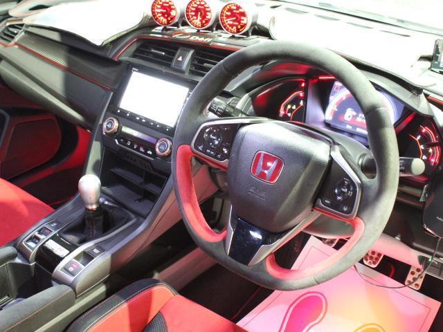 ご来店前にお問合せフォームから「来店予約」をお願い致します。予約ナシの当日のご来店については恐れ入りますがお電話で在庫確認をお願い致します。