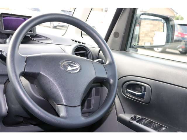 よく触れるステアリングは傷も少なく綺麗な状態です！