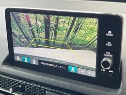 【バックカメラ】駐車時に後方がリアルタイム映像で確認できます。大型商業施設や立体駐車場での駐車時や、夜間のバック時に大活躍！運転スキルに関わらず、今や必須となった装備のひとつです！
