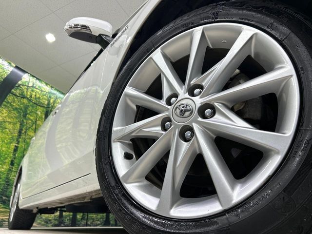 【純正17インチアルミホイール】外観にマッチした純正アルミホイールを装着しております。各種社外アルミホイールや、スタッドレスタイヤも取扱いしております。是非ご相談ください♪