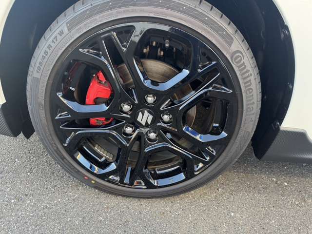 限定　赤キャリパー　限定　ブラックホイール