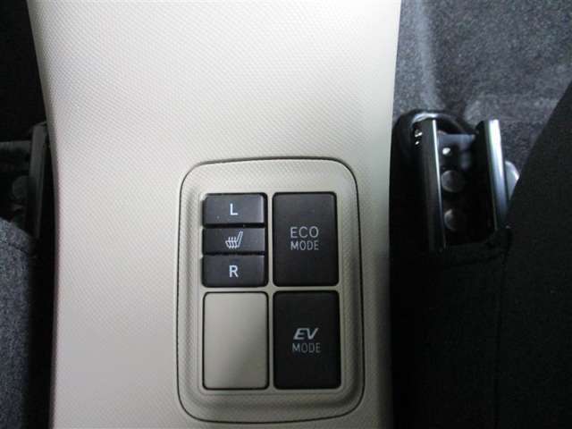 運転席＆助手席にシートヒータ装備しています