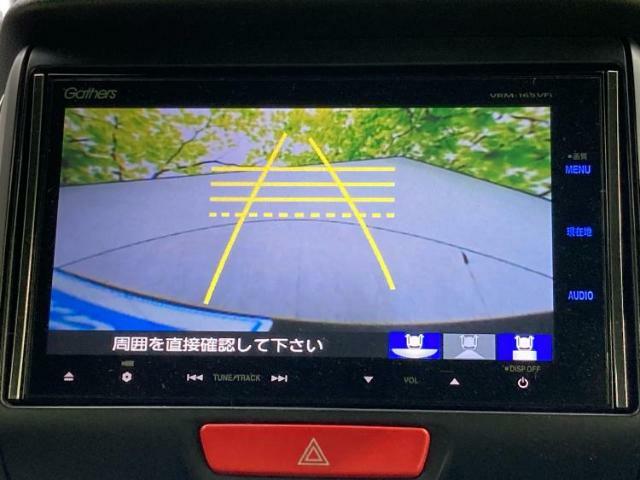 WECARSの展示場では実際に見て、触ってお車をお選びいただけます！知識の豊富な営業スタッフが様々なカーライフをご提案いたします！