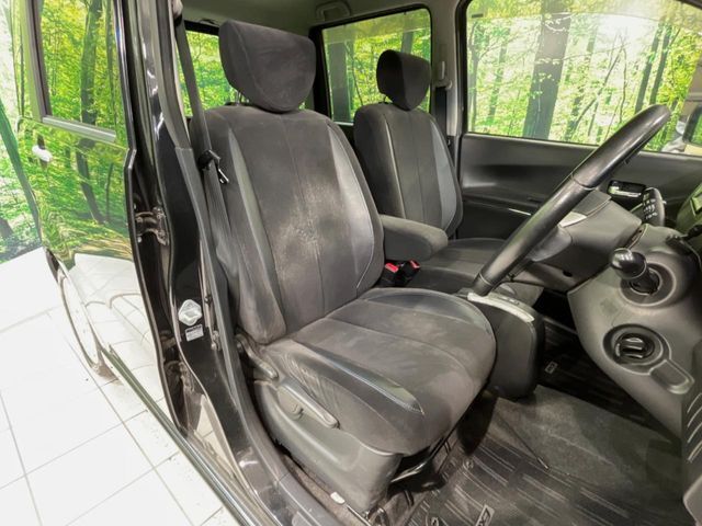 運転席シート廻りは使用感も少なく、良好な状態となっています。丁寧に使われていたことがよくわかりますね。