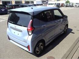 突然のパンクでお困りになった事はございませんか?今のお車はスペアタイヤがほとんど付いておりません。ケイカフェは万が一の事態に備えてオリジナルパンク保証もご用意しております。お気軽にご相談下さい！