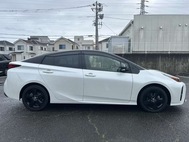 純正フロアマット　純正ドアバイザー