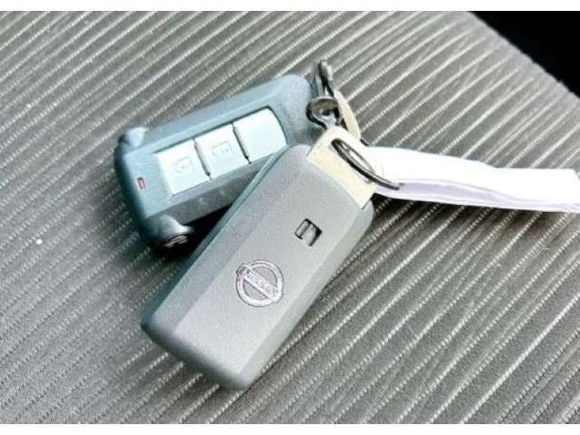 【キーレスエントリー】離れた場所からドアの開閉ができ、ワンタッチで楽々乗り込めます♪