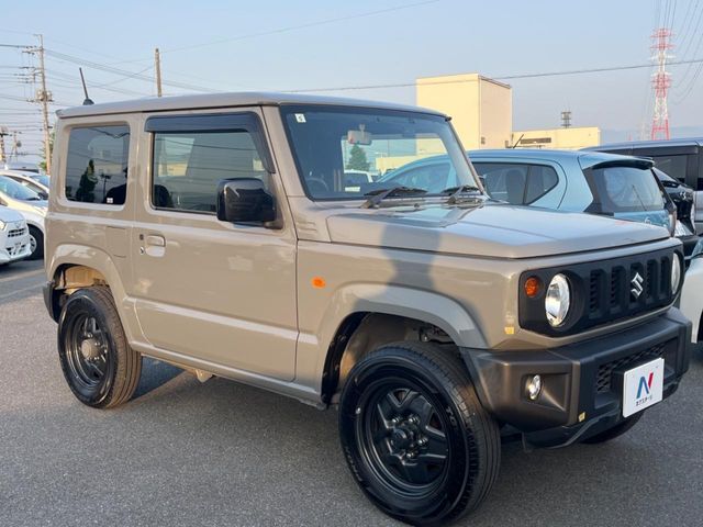 大好評のボディコーティング「弾スプラッシュコート」もご納車までに施工可能。通常のガラスコートと異なる、耐久年数6年の無機質ガラスコーティングが、ボディをキレイな状態に保ってくれます。