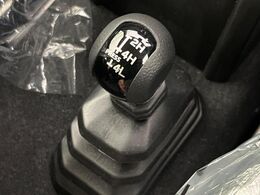 4WDのお車ですので、雪道でも安心です♪降雪地地域にお住まいの方以外にも、ウィンタースポーツが趣味の方や降雪地域へ帰省される機会がある方にもおすすめ！