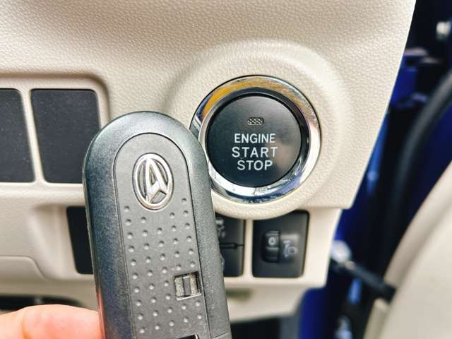 【スマートキー＆プッシュスタートシステム】カバンやポケットに入れたままドアの開閉ができ、ワンタッチで楽々エンジンをかけられます♪