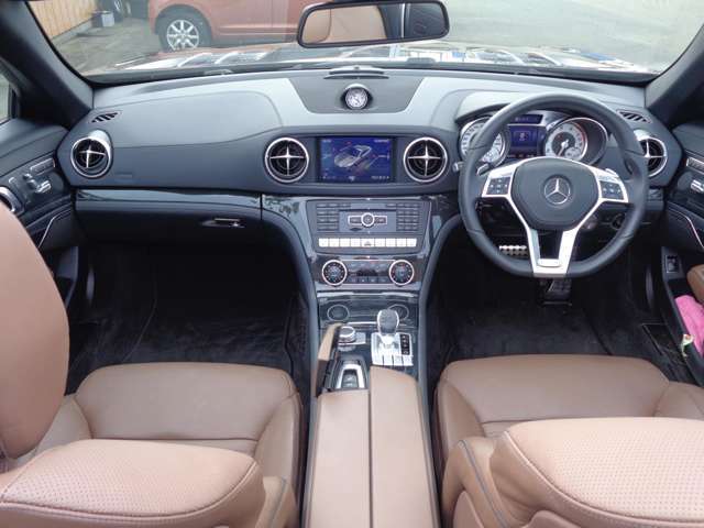自社認証整備工場完備！プロの整備士スタッフが全車、納車前に12ヶ月点検を実施しております。また、お車の状態にあわせて、各種リフレッシュプランやメンテナンスプランもご用意しております。