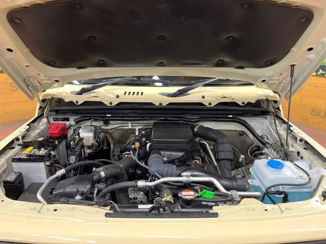 親切・丁寧な専門メカニックスタッフが応対！・車検・点検整備・事故等の修理などアフターサービスも安心。お車のカスタマイズもネクステージのサービススタッフまでご相談ください！