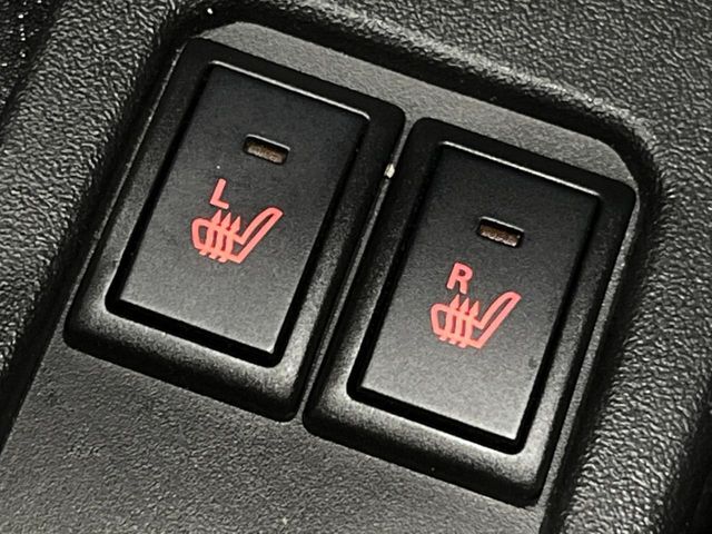 【シートヒーター】寒い日に重宝するシートヒーター！エアコンより早く温まってくれるので寒がりの人も安心ですね♪エアコンの温風は乾燥するから苦手、という方にもをおすすめです。