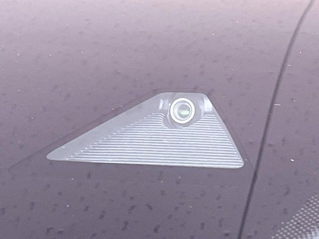 【スマートブレーキサポート】走行中に前方の車両等を認識し、衝突しそうな時は警報とブレーキで衝突回避と被害軽減をアシスト。より安全にドライブをお楽しみいただけます。