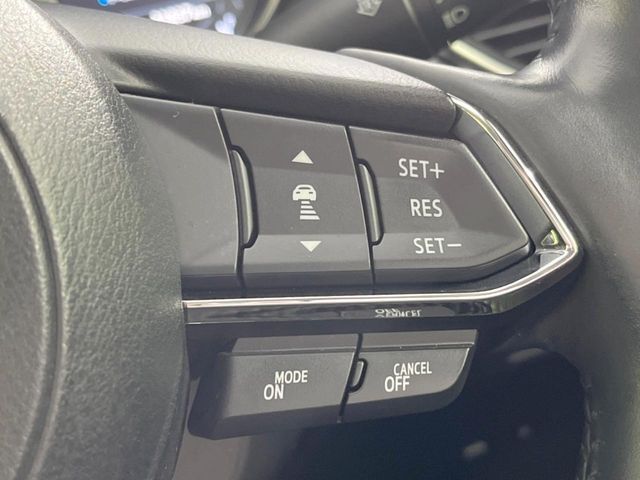 【マツダ・レーダークルーズコントロール】高速道路での長距離走行が楽に！自動で速度を保つクルーズコントロールが、衝突軽減システムと連携し、前方の車両を感知して車間を保つように速度調節してくれます！！