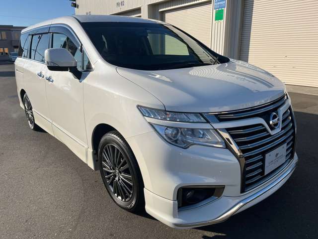 当店工場は、運輸局指定整備工場！納車前整備は勿論、納車後のケアもお任せください！車検・一般整備・自動車保険取扱等、お客様に安心、安全にカーライフをおくって頂けるよう、社員一同全力でサポートしています！