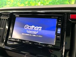 【純正ナビ】人気の純正ナビを装備。オーディオ機能も充実しており、Bluetooth接続すればお持ちのスマホやMP3プレイヤーの音楽を再生可能！毎日の運転がさらに楽しくなります！！